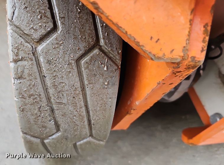 image for item IO9818 2019 Snorkel TM12E vertical lift