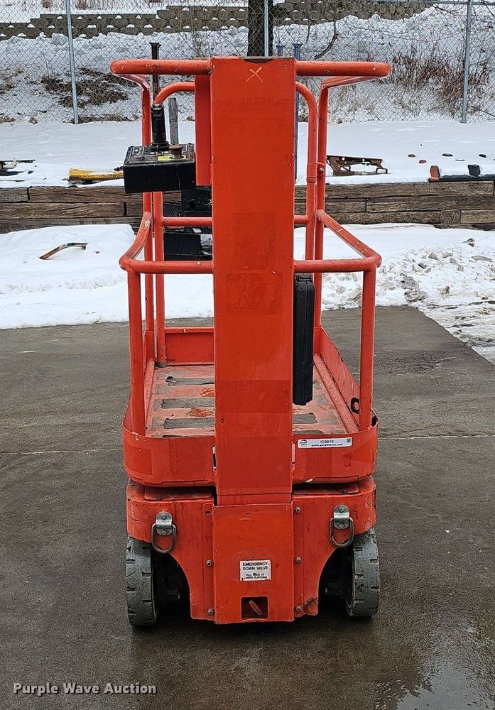 image for item IO9819 2014 Snorkel TM12 vertical lift