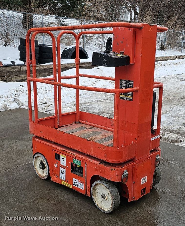 image for item IO9819 2014 Snorkel TM12 vertical lift