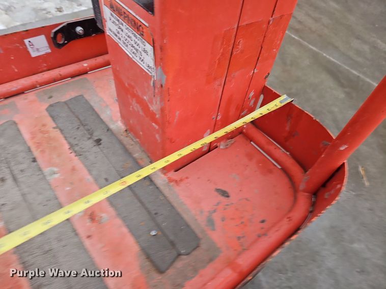 image for item IO9819 2014 Snorkel TM12 vertical lift