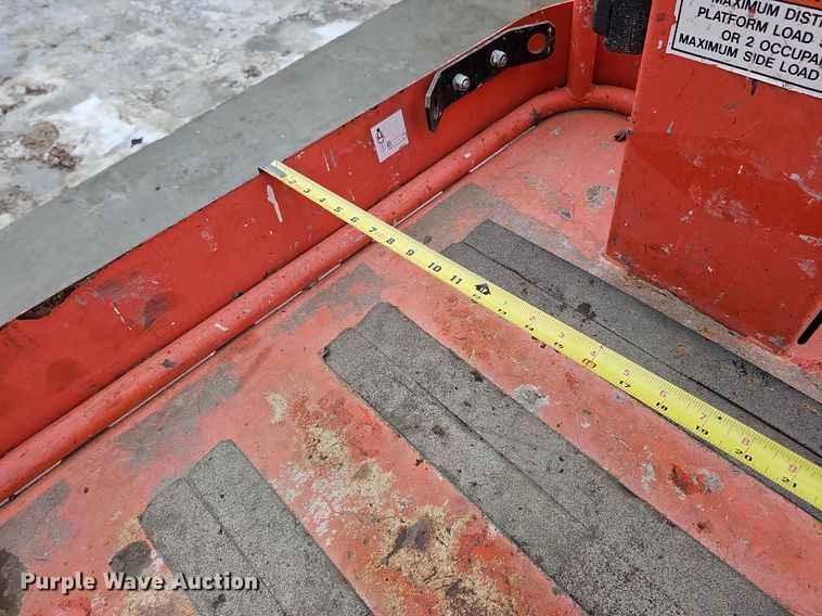 image for item IO9819 2014 Snorkel TM12 vertical lift