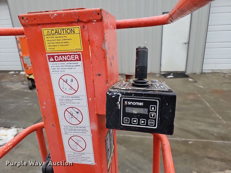 image for item IO9819 2014 Snorkel TM12 vertical lift