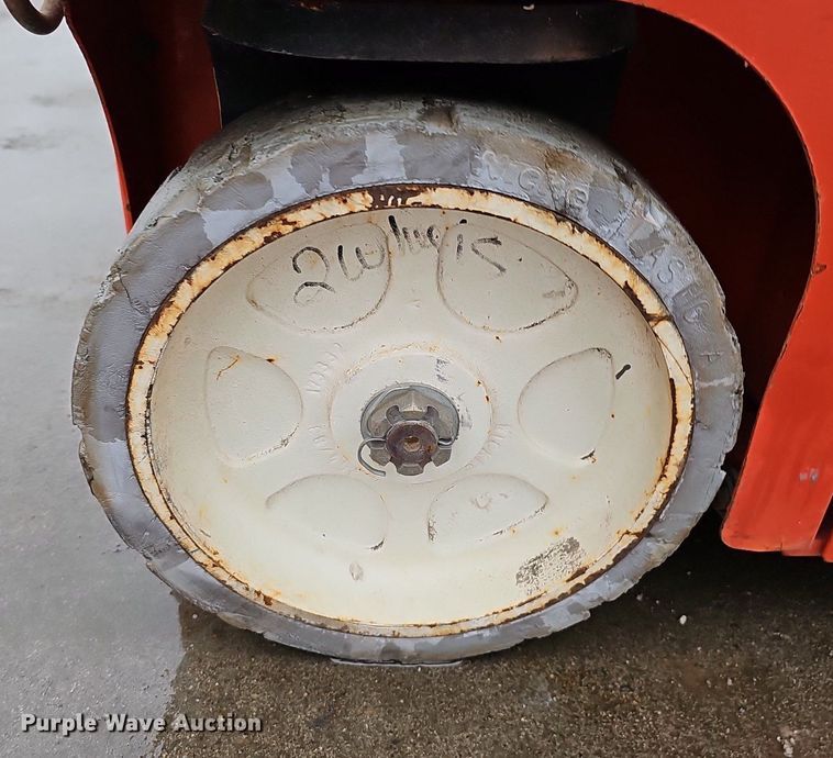 image for item IO9819 2014 Snorkel TM12 vertical lift