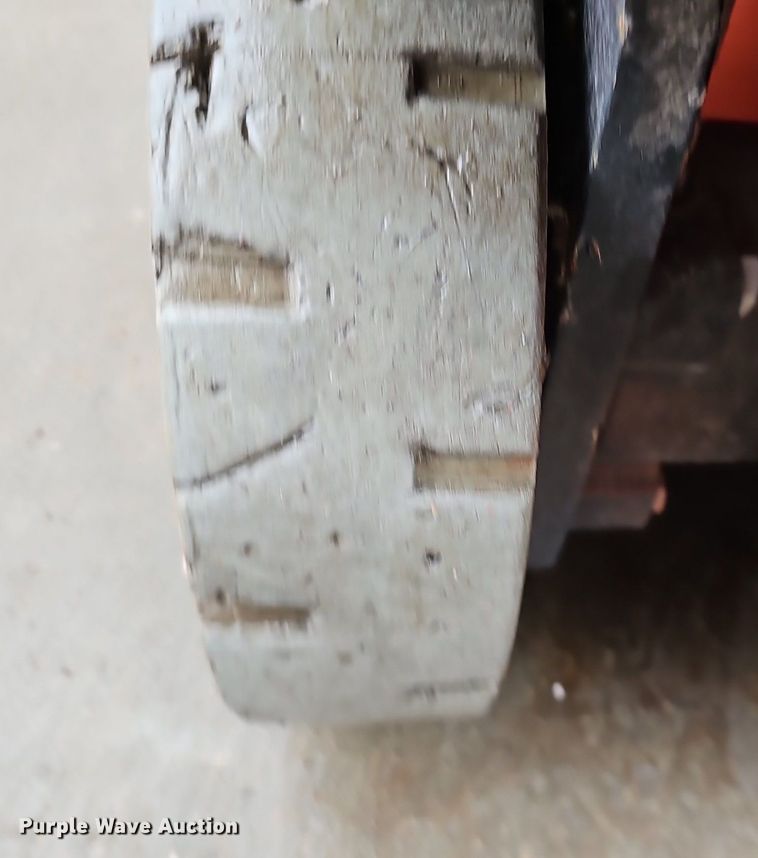 image for item IO9819 2014 Snorkel TM12 vertical lift