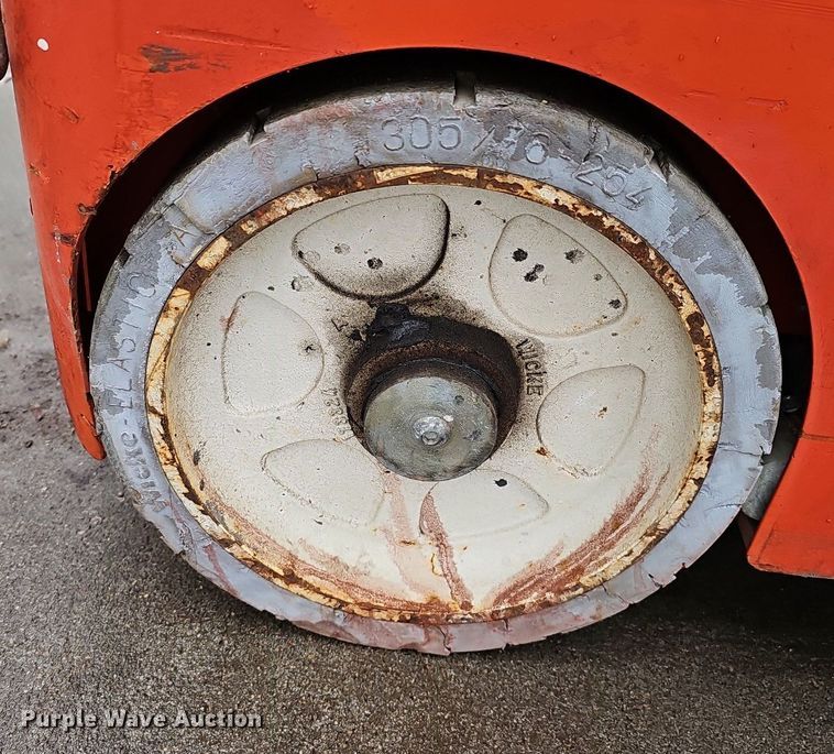 image for item IO9819 2014 Snorkel TM12 vertical lift