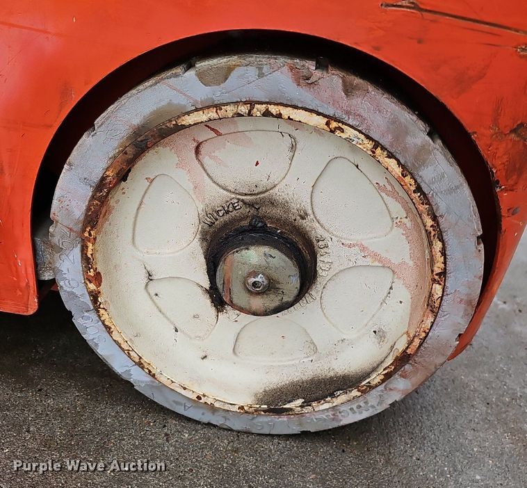 image for item IO9819 2014 Snorkel TM12 vertical lift