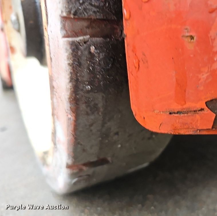 image for item IO9819 2014 Snorkel TM12 vertical lift