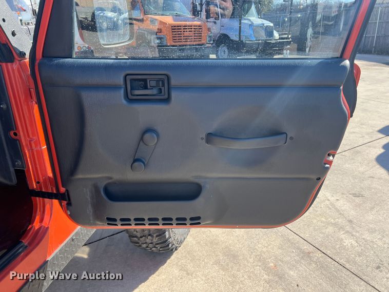 image for item JT9035 2005 Jeep  Wrangler  SUV