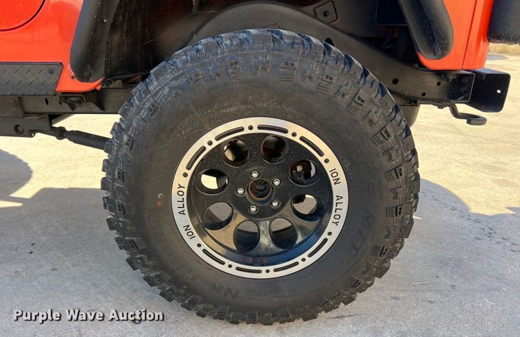 image for item JT9035 2005 Jeep  Wrangler  SUV