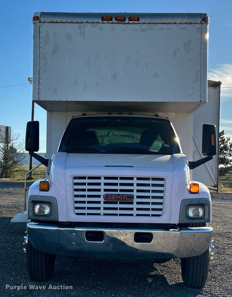 image for item KH9576 2007 GMC C7500 medical scanner truck