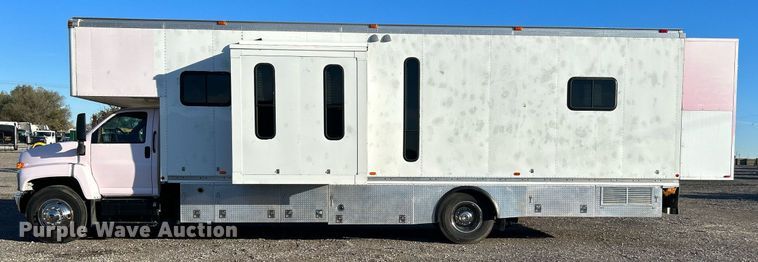 image for item KH9576 2007 GMC C7500 medical scanner truck