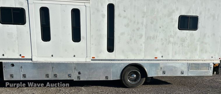 image for item KH9576 2007 GMC C7500 medical scanner truck