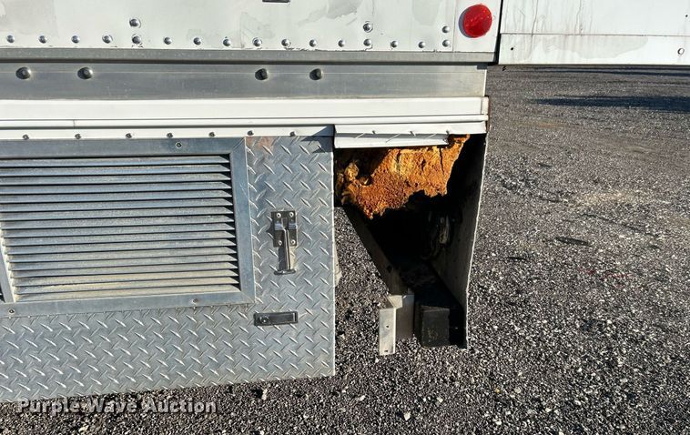 image for item KH9576 2007 GMC C7500 medical scanner truck