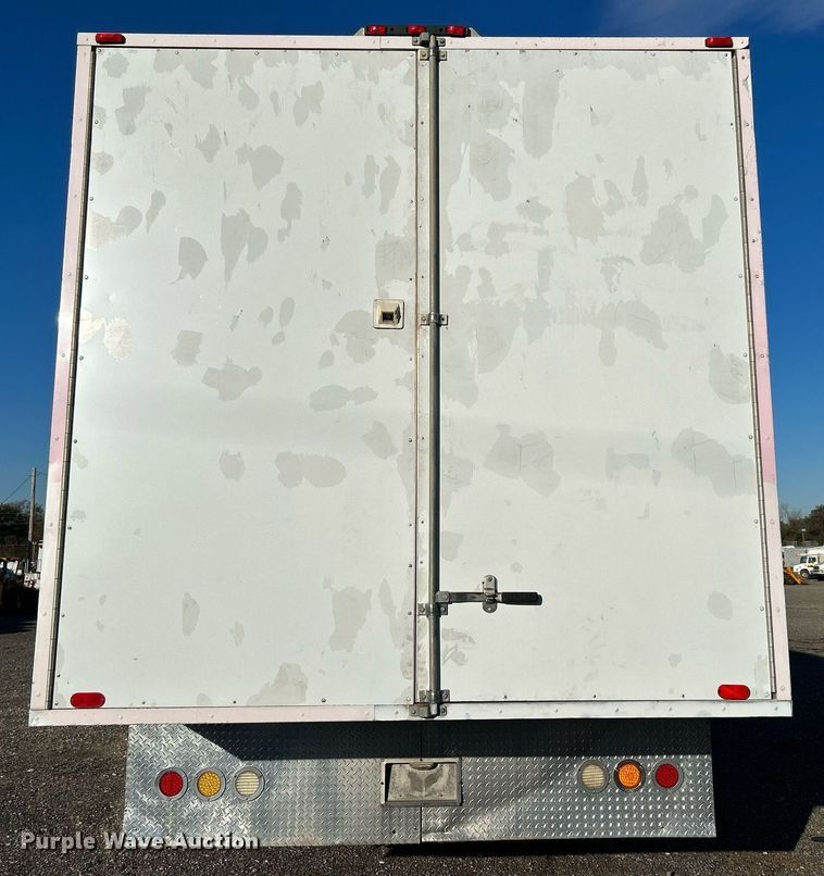 image for item KH9576 2007 GMC C7500 medical scanner truck