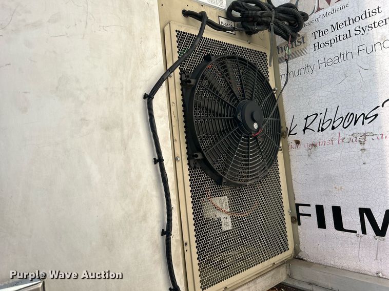 image for item KH9576 2007 GMC C7500 medical scanner truck