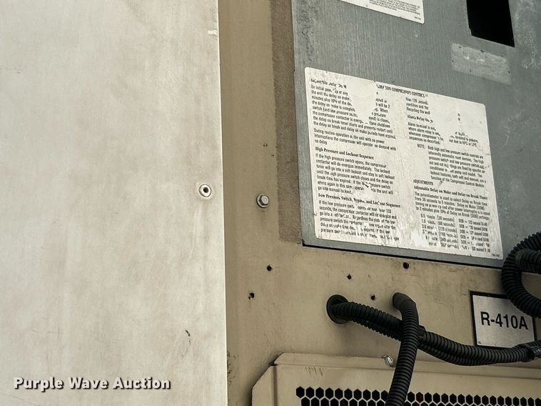 image for item KH9576 2007 GMC C7500 medical scanner truck