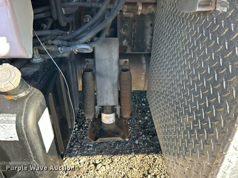 image for item KH9576 2007 GMC C7500 medical scanner truck