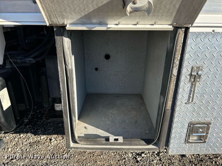 image for item KH9576 2007 GMC C7500 medical scanner truck