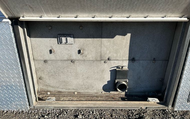 image for item KH9576 2007 GMC C7500 medical scanner truck