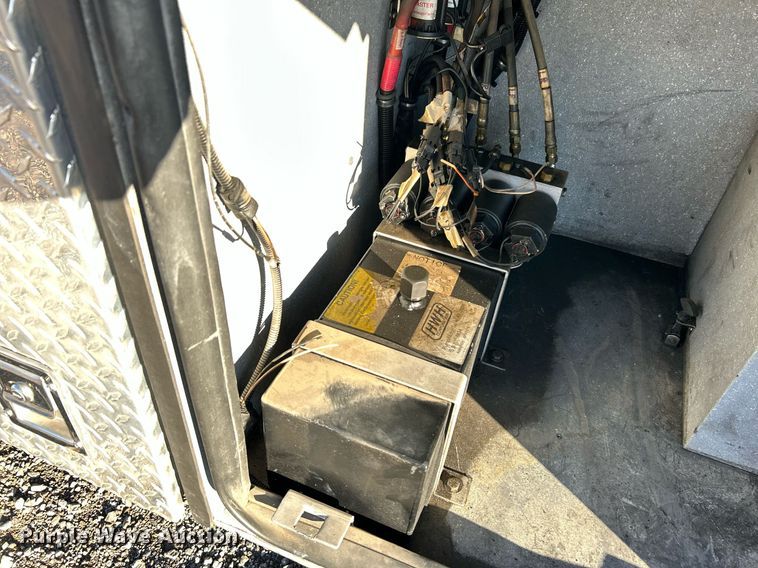 image for item KH9576 2007 GMC C7500 medical scanner truck