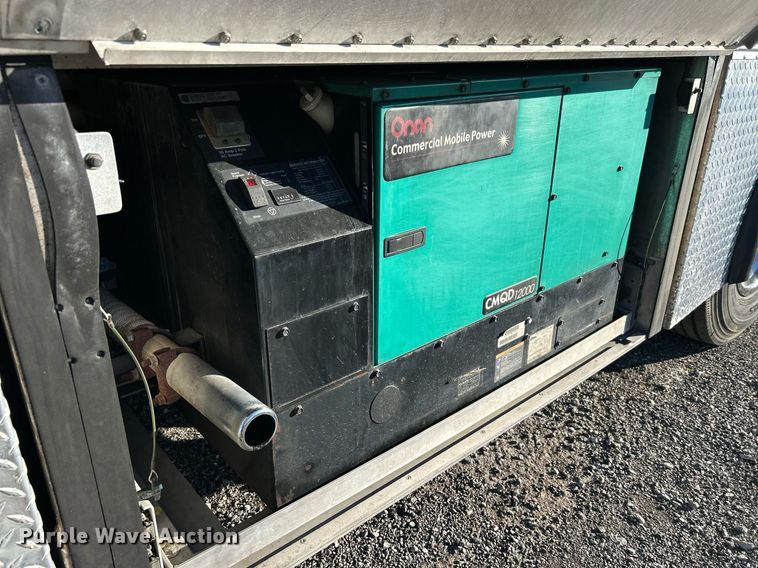 image for item KH9576 2007 GMC C7500 medical scanner truck