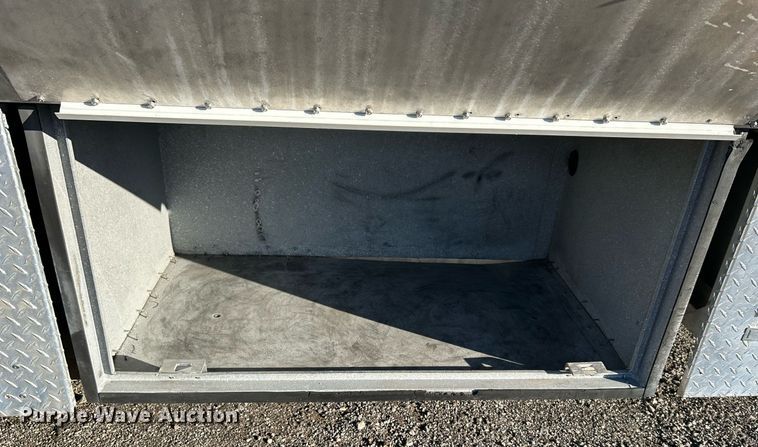 image for item KH9576 2007 GMC C7500 medical scanner truck