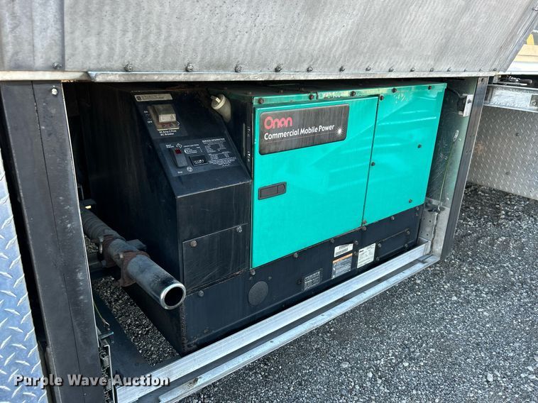 image for item KH9576 2007 GMC C7500 medical scanner truck