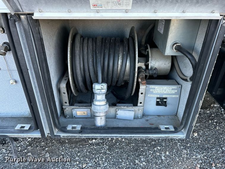 image for item KH9576 2007 GMC C7500 medical scanner truck