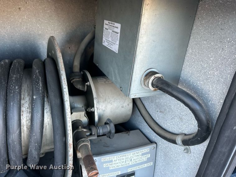 image for item KH9576 2007 GMC C7500 medical scanner truck