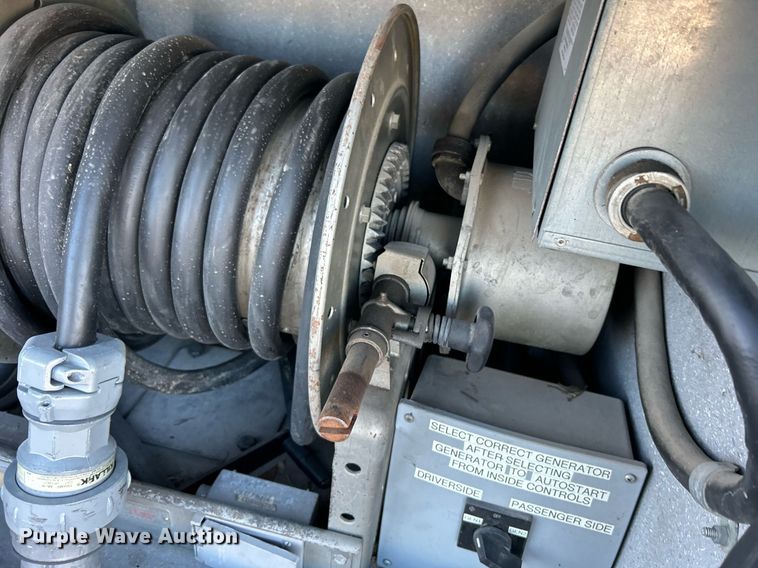 image for item KH9576 2007 GMC C7500 medical scanner truck