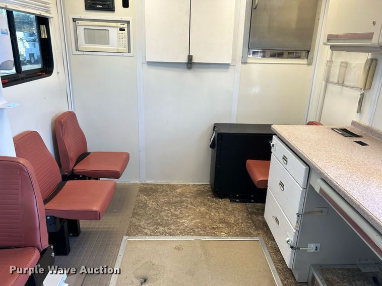 image for item KH9576 2007 GMC C7500 medical scanner truck