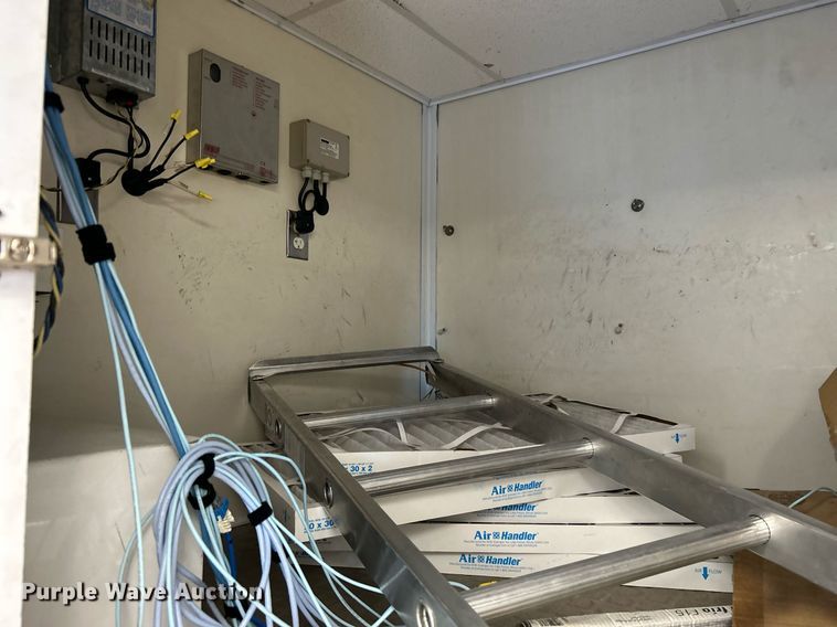 image for item KH9576 2007 GMC C7500 medical scanner truck