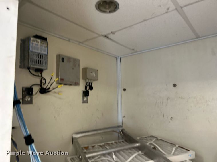 image for item KH9576 2007 GMC C7500 medical scanner truck