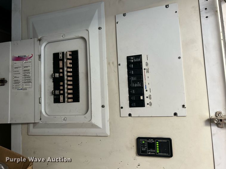 image for item KH9576 2007 GMC C7500 medical scanner truck