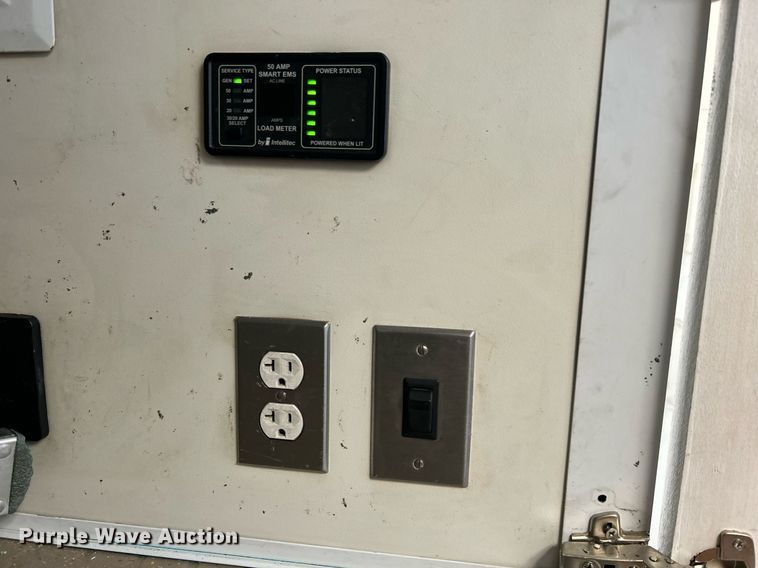 image for item KH9576 2007 GMC C7500 medical scanner truck