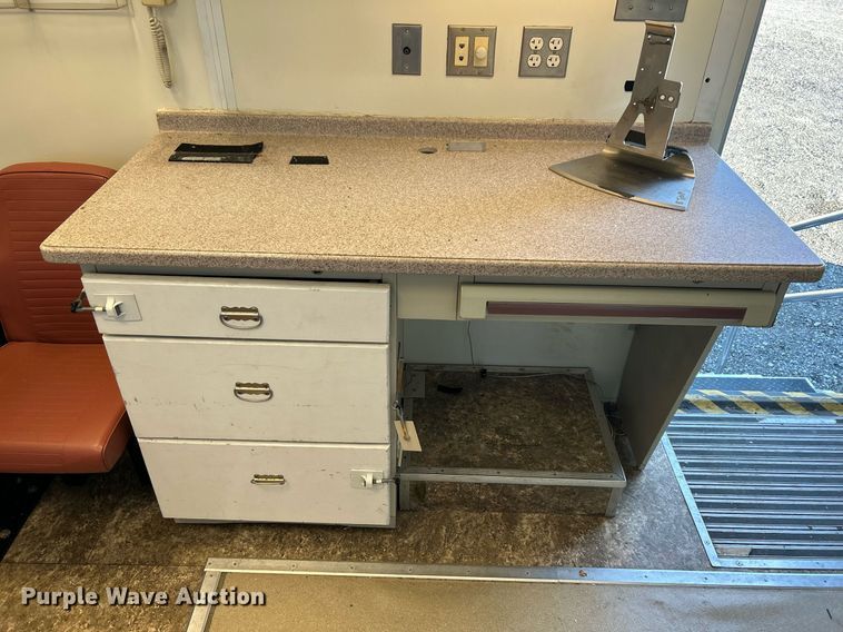 image for item KH9576 2007 GMC C7500 medical scanner truck