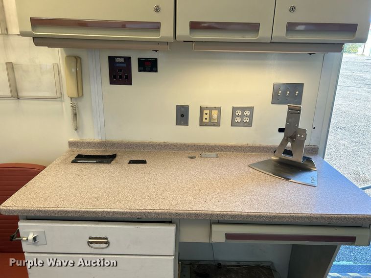 image for item KH9576 2007 GMC C7500 medical scanner truck