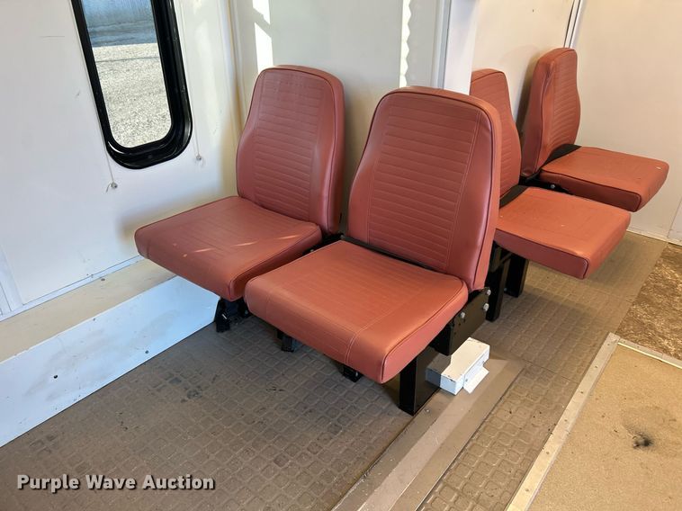 image for item KH9576 2007 GMC C7500 medical scanner truck