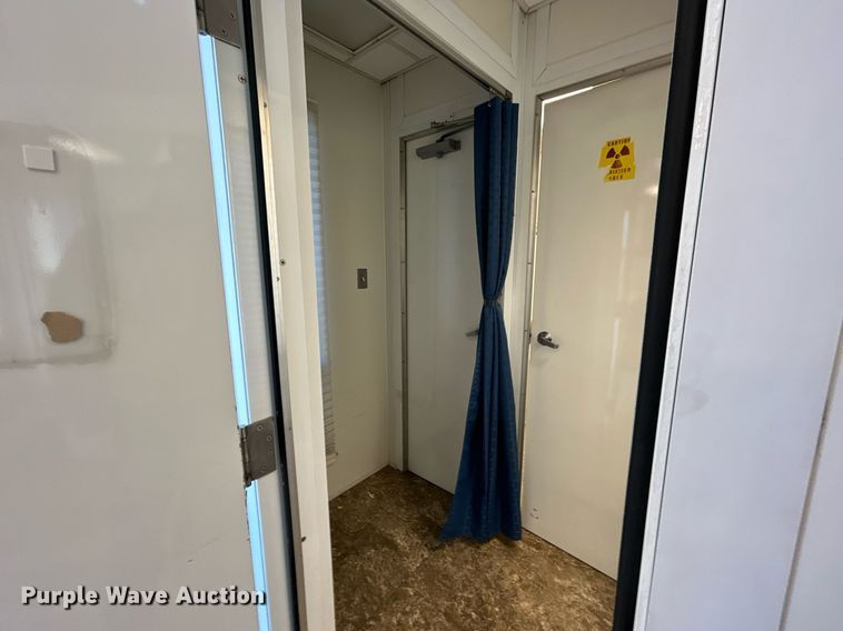 image for item KH9576 2007 GMC C7500 medical scanner truck