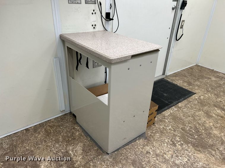 image for item KH9576 2007 GMC C7500 medical scanner truck