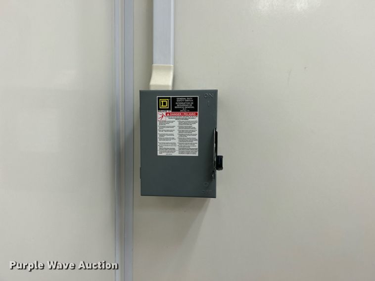 image for item KH9576 2007 GMC C7500 medical scanner truck