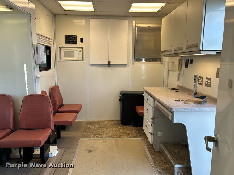 image for item KH9576 2007 GMC C7500 medical scanner truck