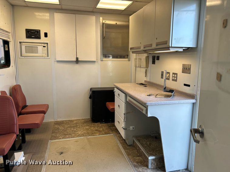 image for item KH9576 2007 GMC C7500 medical scanner truck