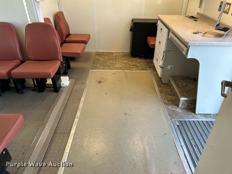 image for item KH9576 2007 GMC C7500 medical scanner truck