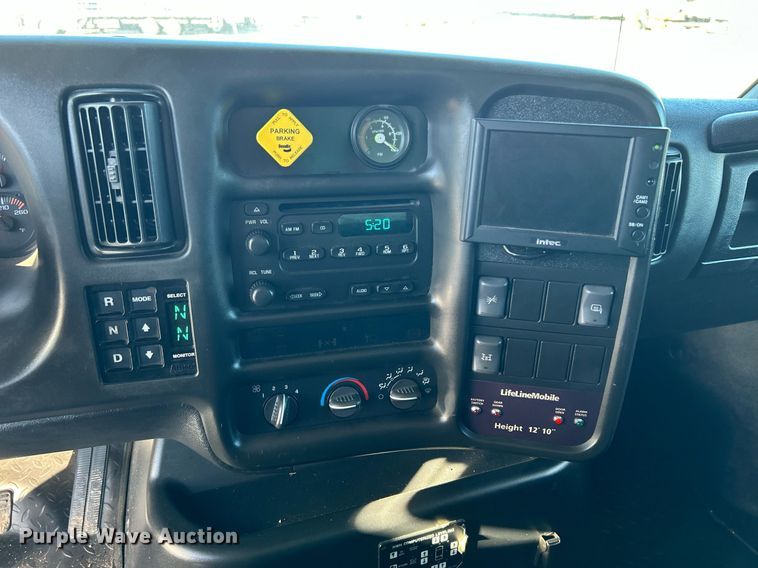 image for item KH9576 2007 GMC C7500 medical scanner truck