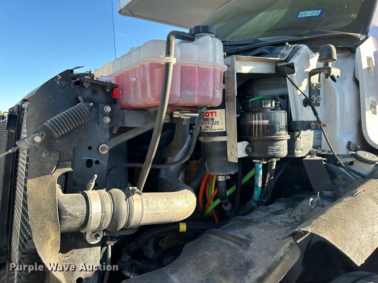 image for item KH9576 2007 GMC C7500 medical scanner truck