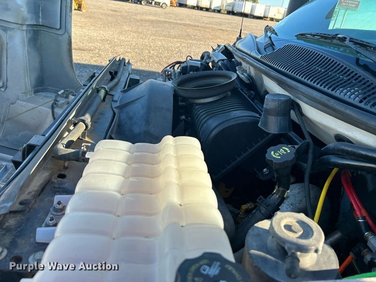 image for item KH9576 2007 GMC C7500 medical scanner truck