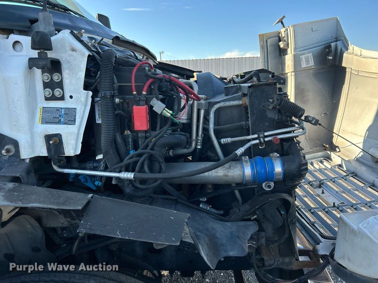 image for item KH9576 2007 GMC C7500 medical scanner truck