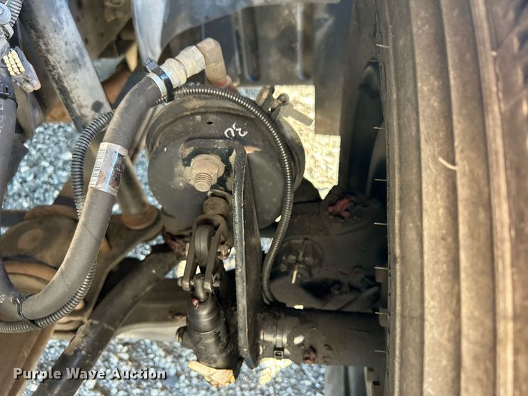 image for item KH9576 2007 GMC C7500 medical scanner truck