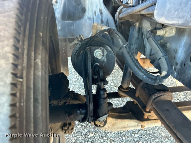 image for item KH9576 2007 GMC C7500 medical scanner truck